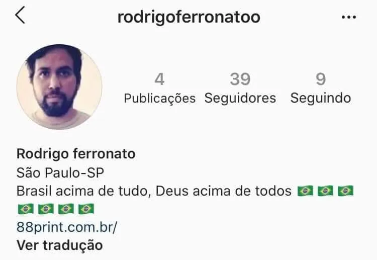 Vídeo:
homem se recusa a usar máscara e quebra sorveteria