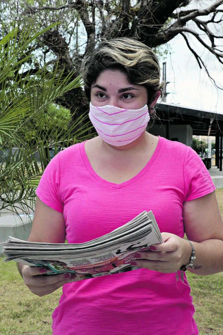 Flávia Maia tornou a leitura do jornal um hábito. 