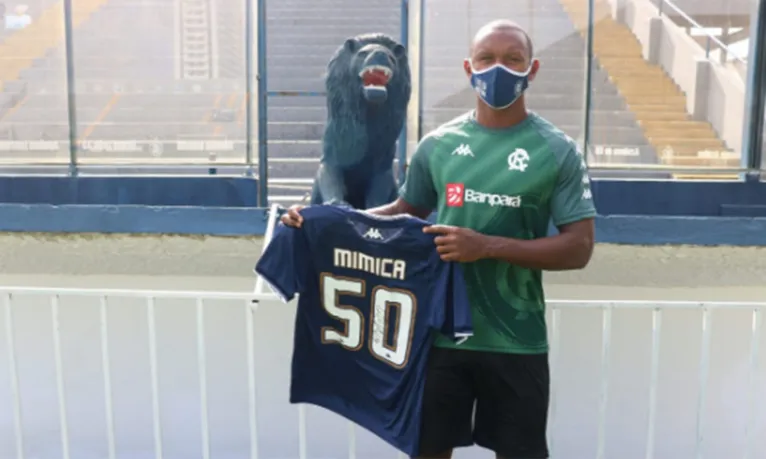 Zagueiro quer garantir Leão na decisão para comemorar marca especial