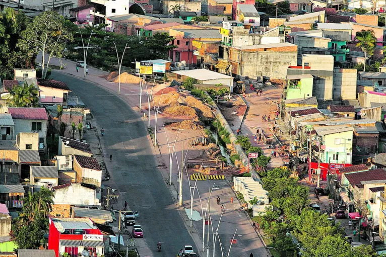 Obra na João Paulo II provoca novo engarrafamento gigante em Belém