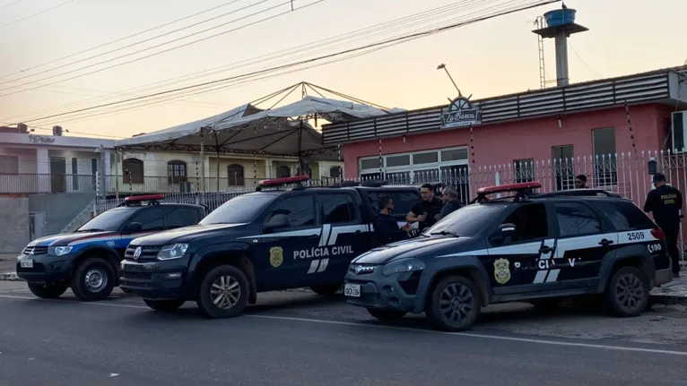 Operação "Vira-Tempo" prendeu oito pessoas e apreendeu dois adolescentes. 