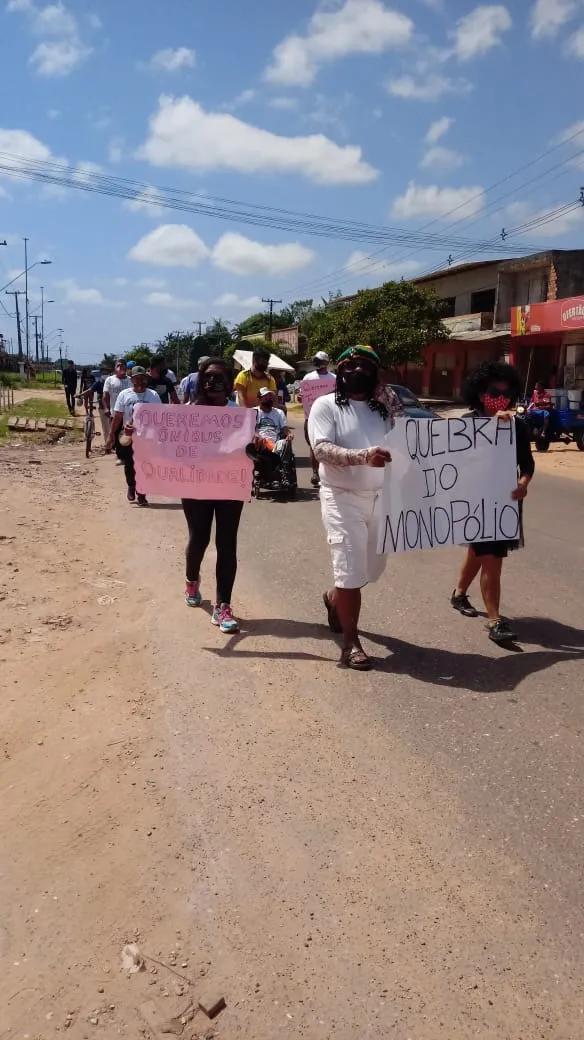Moradores de Outeiro protestam contra precariedades em serviço de ônibus