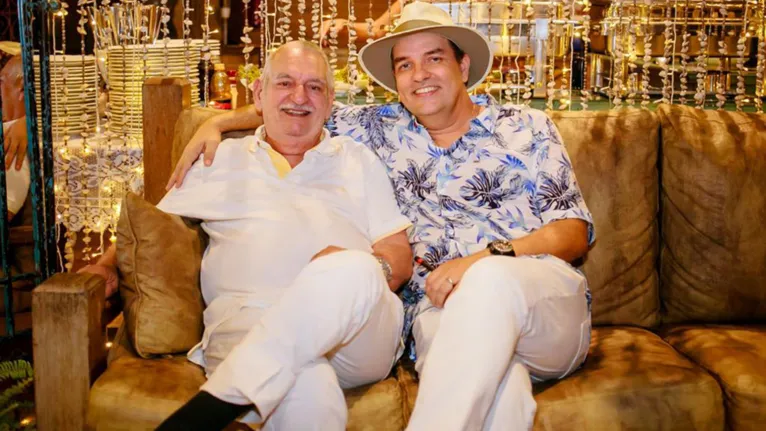 Themístocles e Robson Martins lançaram, ontem, o pacote do décimo réveillon da fazenda Vitória, com reservas que podem ser feitas pelo site ou telefone que está no Instagram. Mas em tempos de pandemia, só serão disponibilizados 50% da capacidade do hotel, com cinco opções de hospedagem. Vão ser 48 horas de programação, que terá início no dia 30 de dezembro