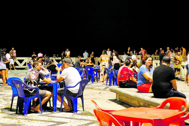 Noite de domingo com movimento intenso no Ver-o-Rio