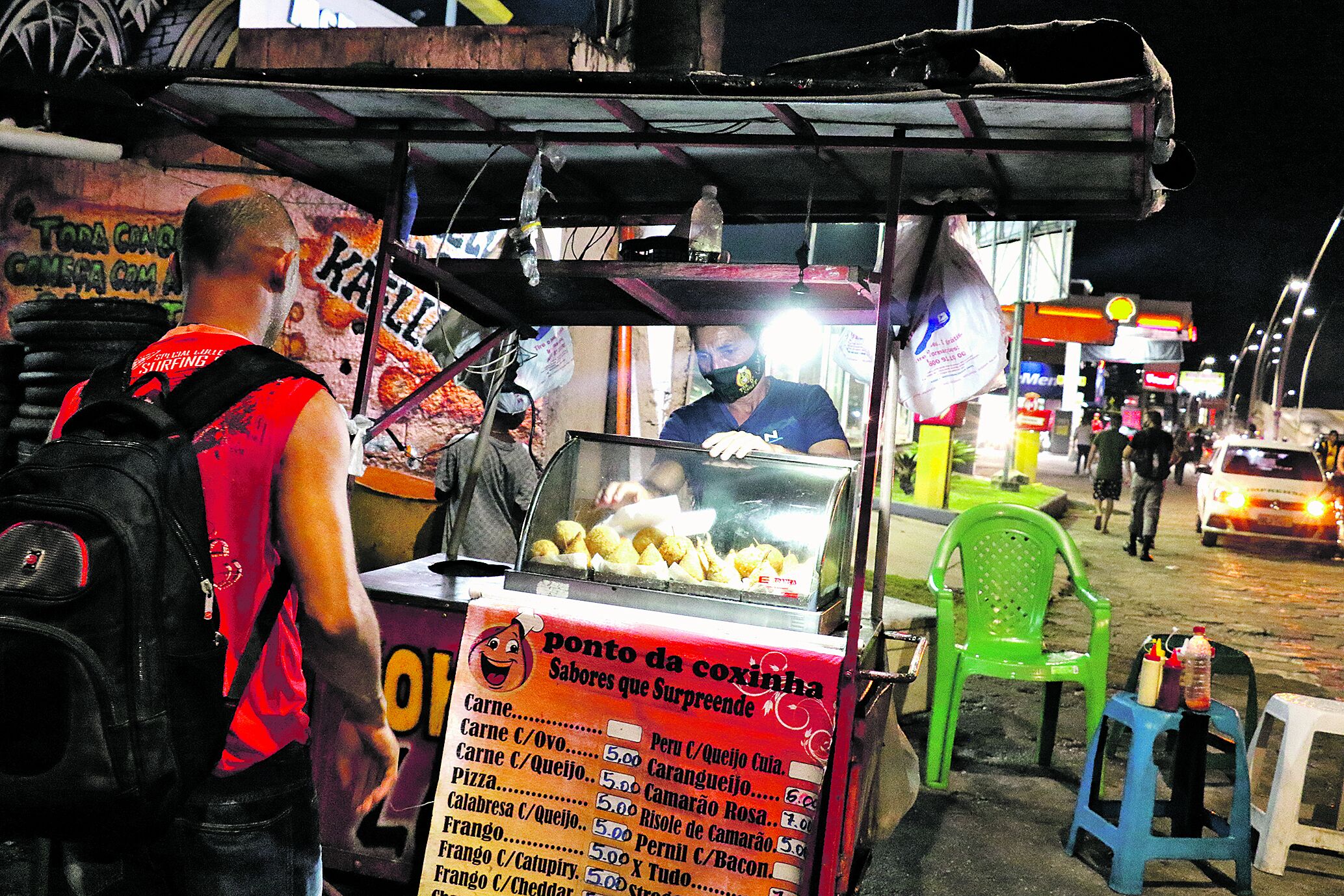 Um Vendedor De Lanches Vende 80 Unidades