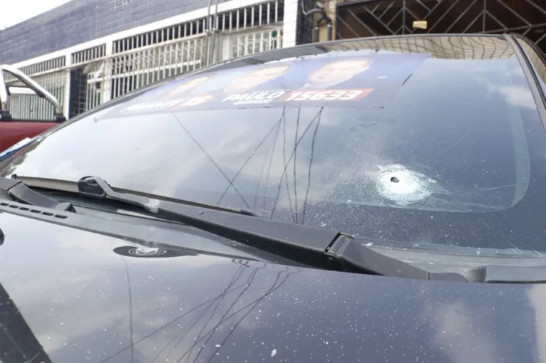 Imagens mostram as marcas do atentado a bala contra Patricia Queiroz, vice de Priante em Belém
