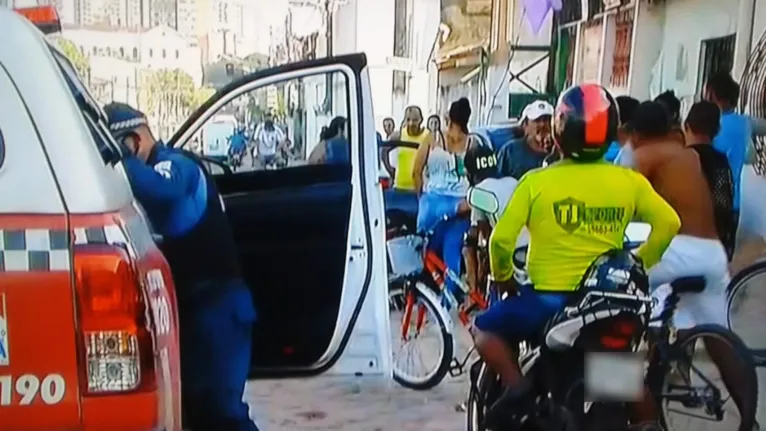Homem é morto a tiros dentro de carro em Belém