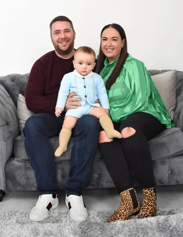 Mãe gasta 10 mil em enxoval rosa e bebê nasce menino