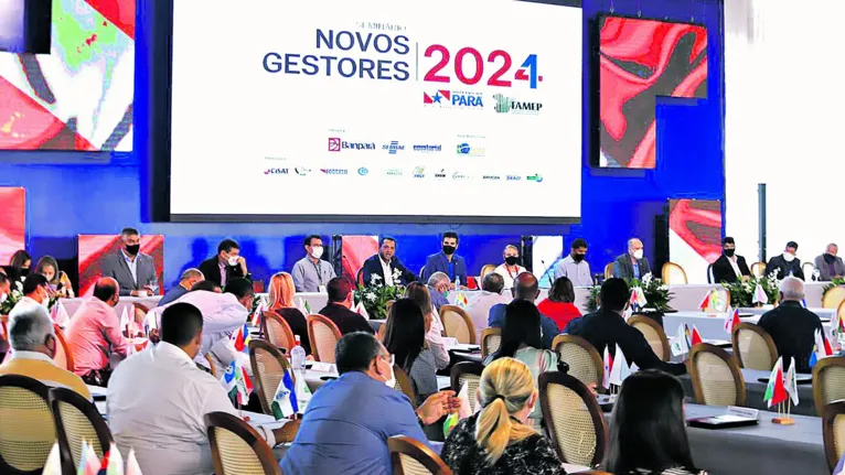 Helder ministrou palestra sobre investimentos do Estado e futuras parcerias com os novos gestores