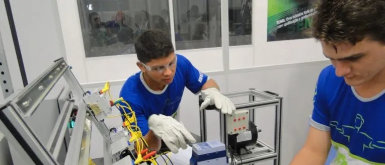 Jader pede ao MEC mais vagas para ensino profissional no Pará