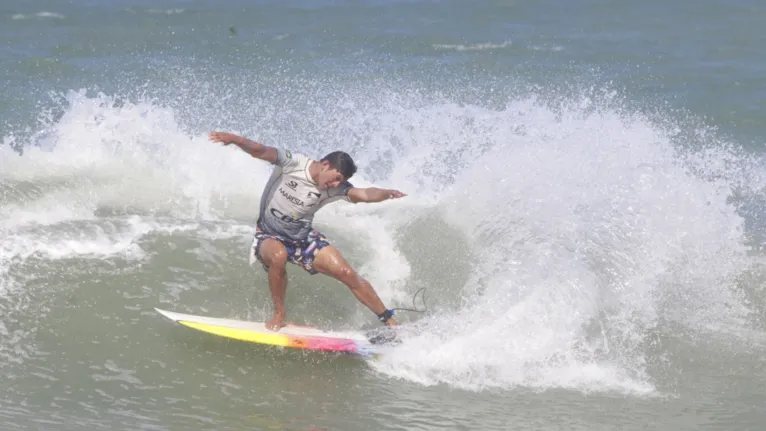 Paraense vence etapa de circuito brasileiro de surf pela primeira vez 
