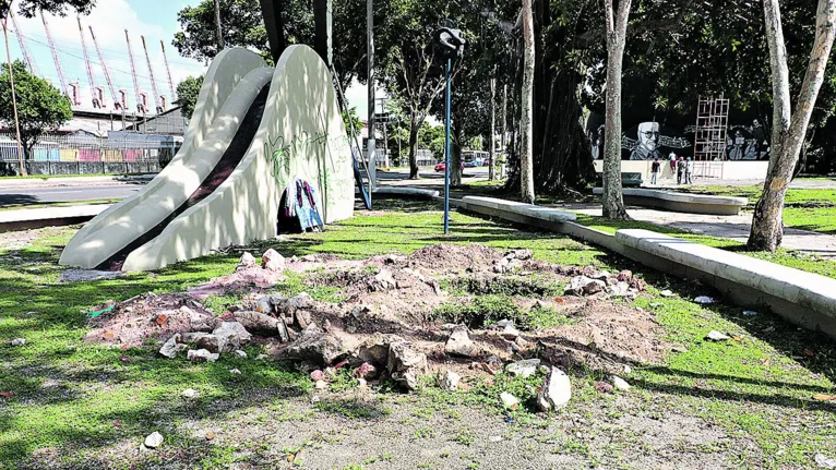 Praças de Belém foram abandonadas pela gestão de Zenaldo Coutinho