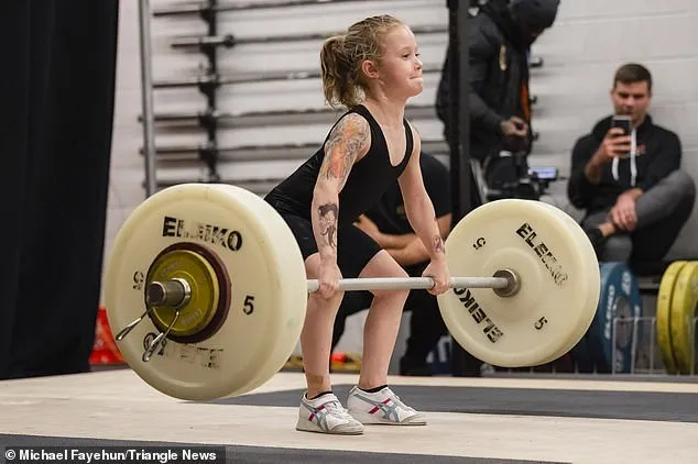 Conheça a menina de 7 anos considerada a criança mais forte do mundo