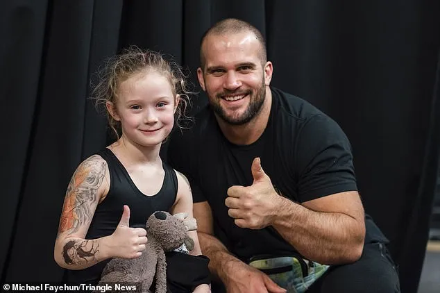 Conheça a menina de 7 anos considerada a criança mais forte do mundo