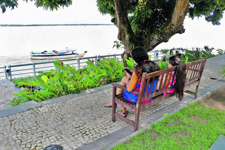 A orla da Casa das 11 Janelas tem uma das vistas mais privilegiadas da Baía do Guajará 