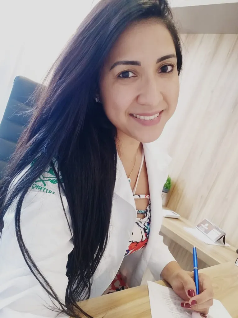 Saiba como evitar a "maskne", acne causada pelo uso da máscara de proteção