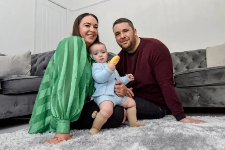Mãe gasta 10 mil em enxoval rosa e bebê nasce menino