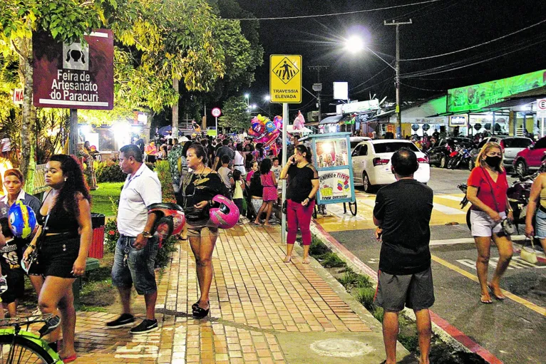 Na Orla de Icoaraci, a noite foi de movimento e poucas máscaras

