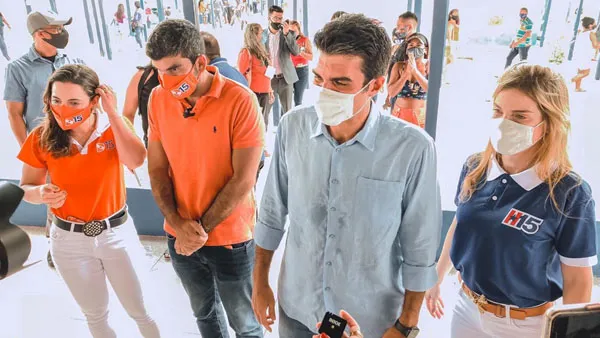 Helder, acompanhado da esposa e do candidato à prefeito de Ananindeua, Dr. Daniel. 