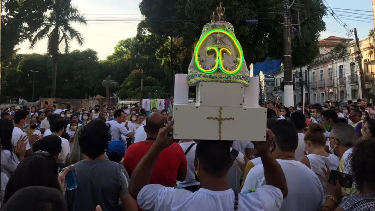 Imagem peregrina deixa a igreja da Sé e é levada para o Portal da Amazônia