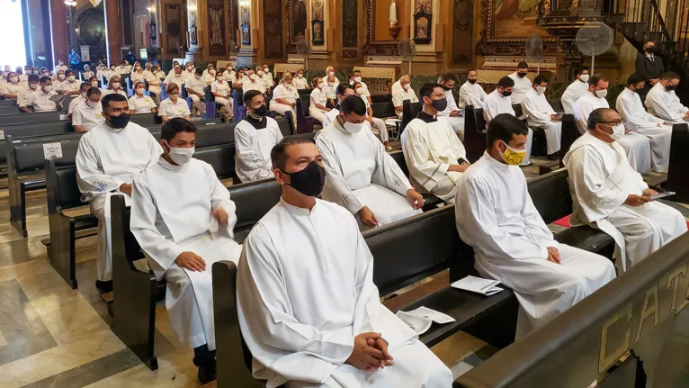 Imagem peregrina deixa a igreja da Sé e é levada para o Portal da Amazônia