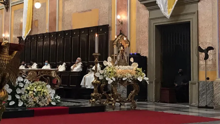 Imagem peregrina deixa a igreja da Sé e é levada para o Portal da Amazônia