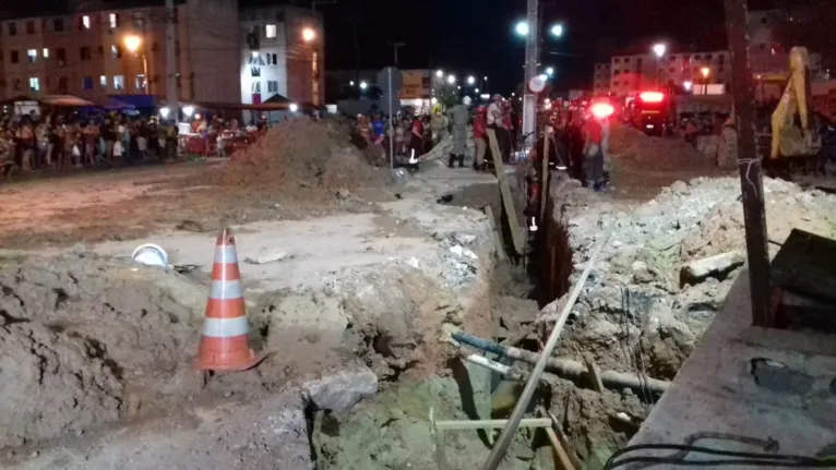 Trabalhador fica soterrado após estrutura desabar em Marituba