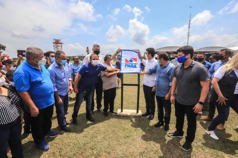 Governador Helder Barbalho entrega a nova pista de pouso e decolagem do aeródromo de São Félix do Xingu, no sudeste do Pará
