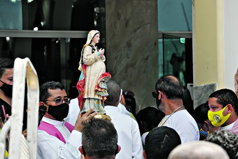 Devotos fazem carreata para homenagear Nossa Senhora do Ó em Mosqueiro