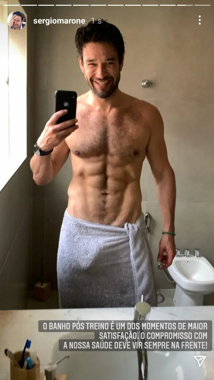 Sérgio Marone posta foto de toalha e tamanho impressiona