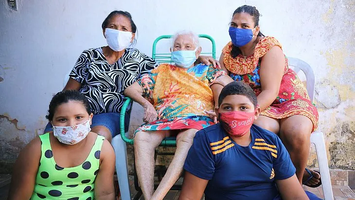 Idosa de 108 anos se recupera da Covid-19 e recebe alta em Alagoas