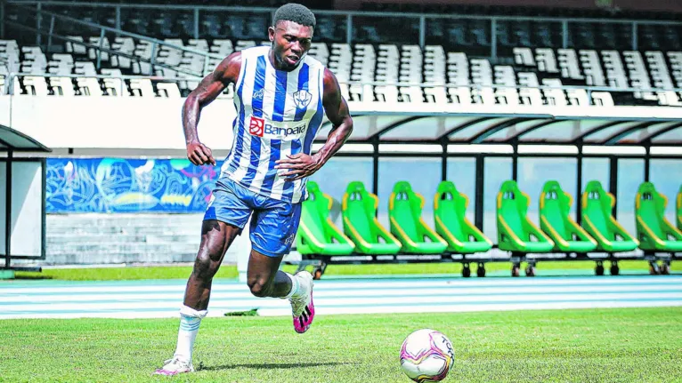 Willyam é o favorito para assumir a lateral direita bicolor