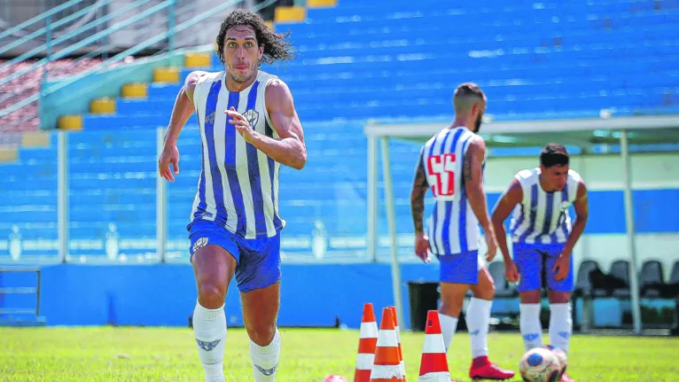 O faro de gol de Nicolas sempre está apurado em Re-Pa