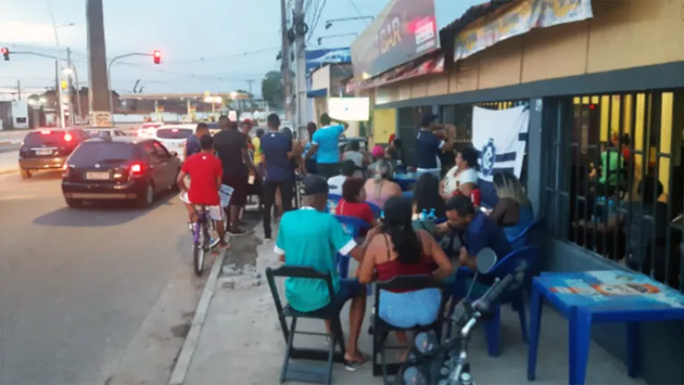 Bares em Icoaraci estiveram lotados. 
