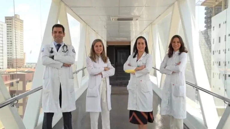 A nova equipe de Oncologia do Hospital Porto Dias, os médicos Manuel Maia, Thayse Pavan, Larissa Motta e Amanda Gomes