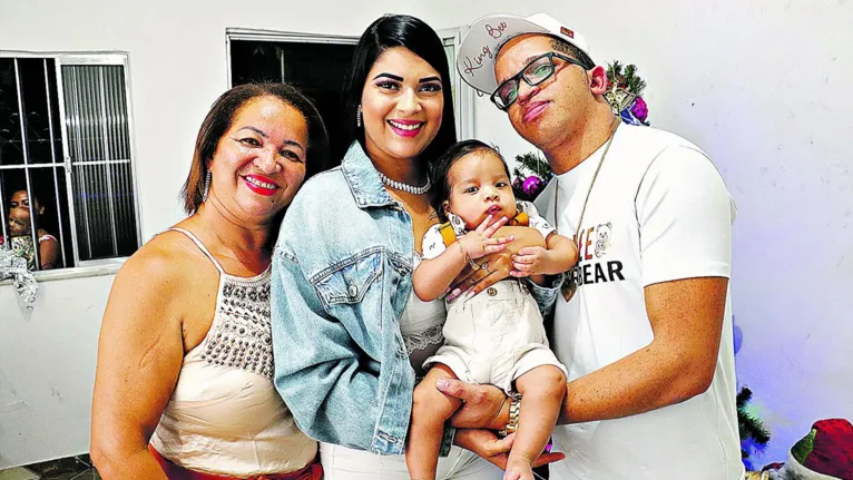 Márcia e a família celebraram a chegada do neto em 2020.
