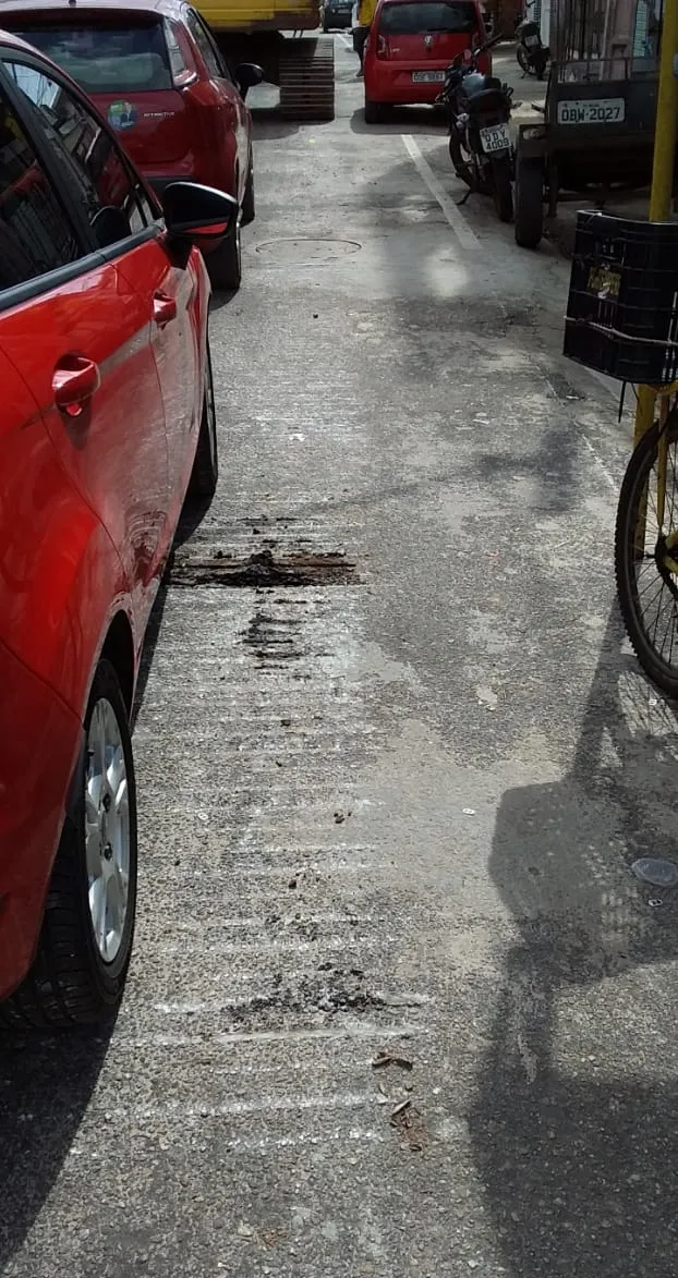 Veículo a serviço da prefeitura de Belém destrói calçada e ciclovia no Jurunas