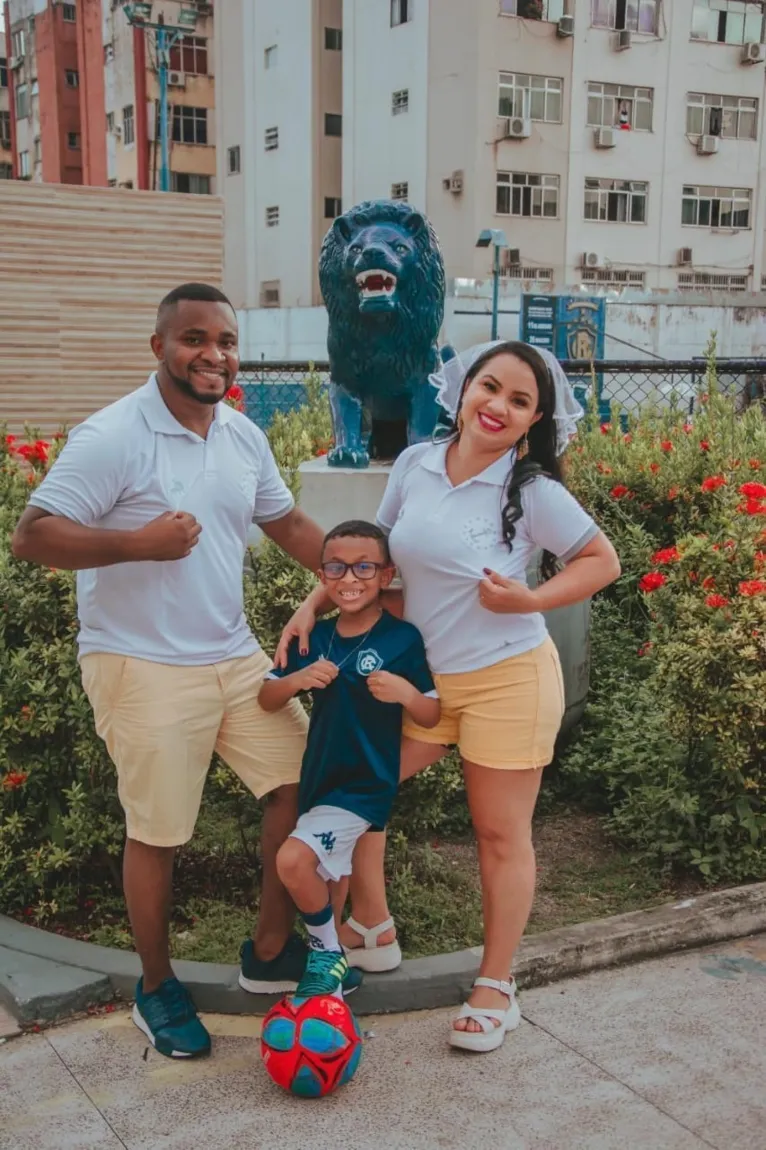 Casal 'paraense raiz' escolhe Ver-o-Peso como cenário de ensaio fotográfico