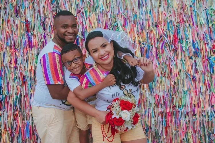 Casal 'paraense raiz' escolhe Ver-o-Peso como cenário de ensaio fotográfico