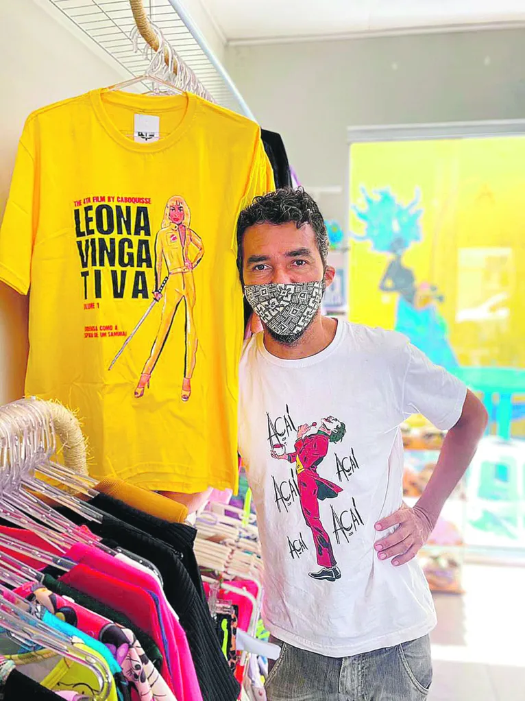 Na camisaria da Caboquisse, desde o nome até os personagens que estampam as peças vêm da memória afetiva sobre a cidade, mesclada a muitas referências pop.