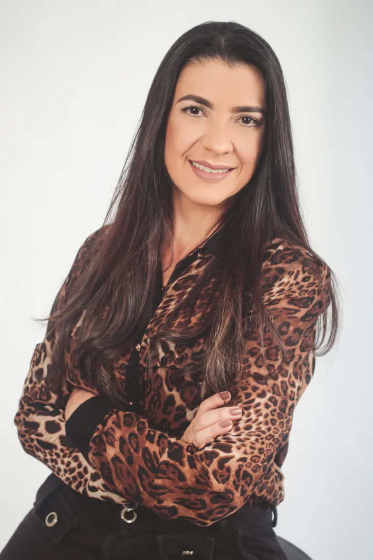 Alessandra Arnaud, cirurgiã dentista, especialista em traumatologia bucomaxilofacial