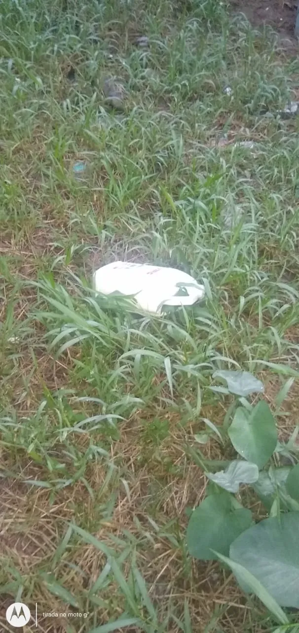 Galão de gasolina encontrado no local do incêndio.