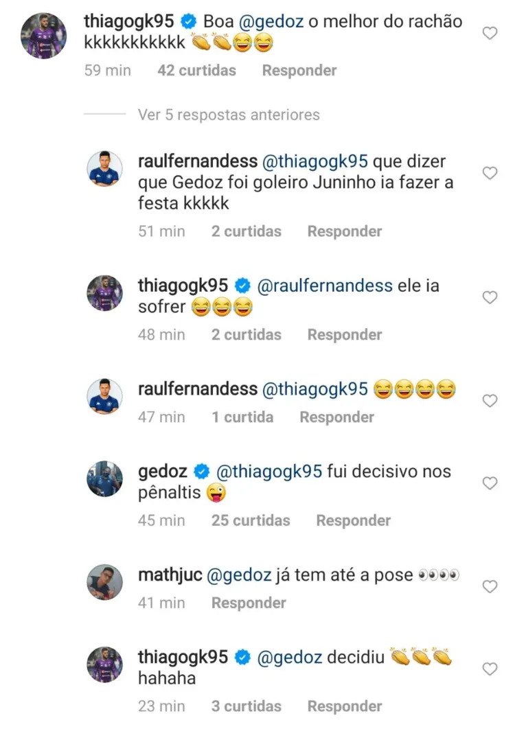 Remo tem Gedoz de goleiro e Vinicius na linha em treino antes do jogo contra o Independente