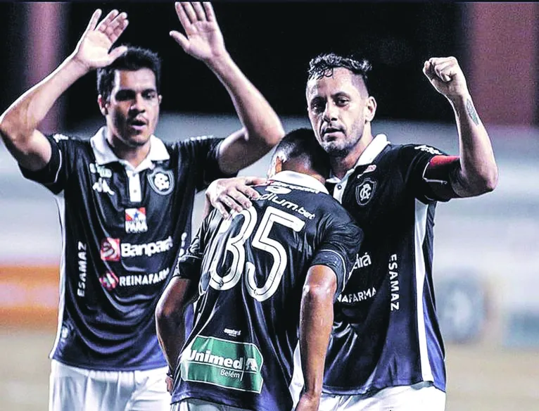 Permanecer para a disputa da Série B é pouco. ER10 quer ficar até pendurar as chuteiras

