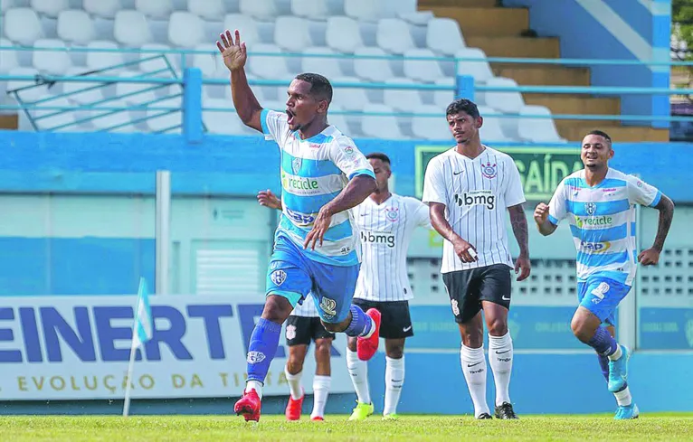 O atacante Debu, em ação contra o Corinthians, pelo Brasileiro de Aspirantes

