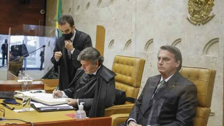 Ao lado de Bolsonaro, Fux critica discurso negacionista e diz que ciência vencerá obscurantismo na pandemia