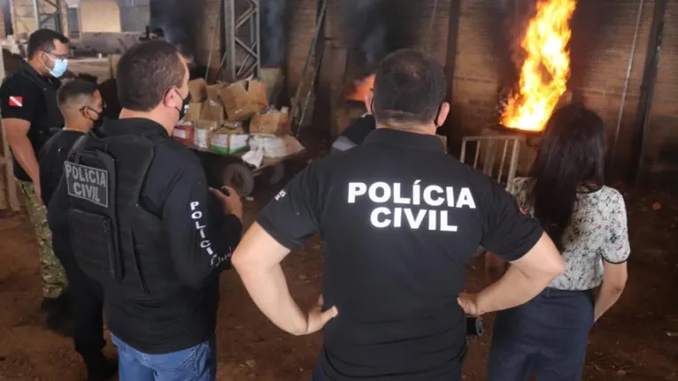 Polícia Civil incinera cerca de duas toneladas de drogas em Benevides