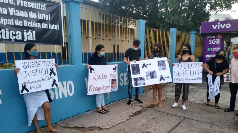 Ato homenageia professor encontrado morto em apartamento em Belém 