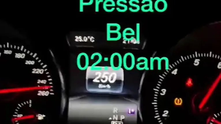 Velocímetro marcava 250km/h