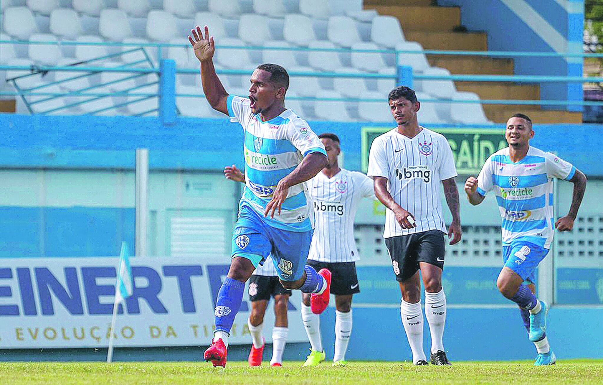 O atacante Debu, em ação contra o Corinthians, pelo Brasileiro de Aspirantes

